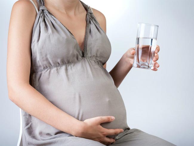 Пить воду при беременности