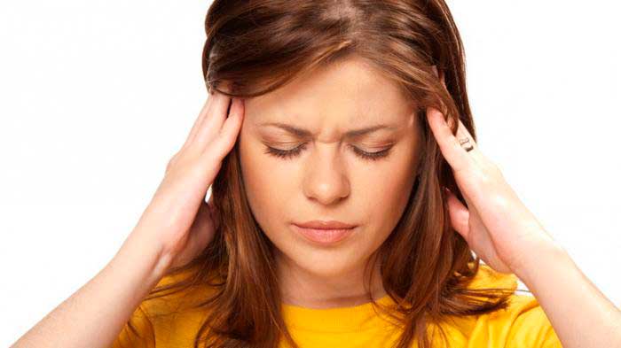 Почему возникает головная боль и закладывает уши?