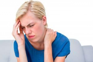 Что провоцирует головную боль в одной точке?